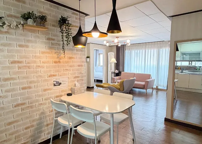 For Family Group, 4min To Station Apartment