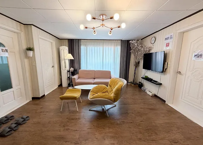 For Family Group, 4min To Station Apartment *
